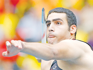 إيهاب عبد الرحمن أقوى ذراع فى العالم