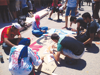 «شباب ألوان» الكاريكاتير  على أنغام الموسيقى