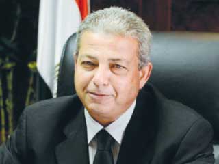 من سـينتصـر.. الوزيـــر  أم المستشار؟