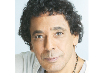 أربعون عاما من الغناء الجميل