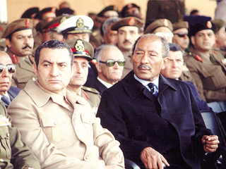 مصور المشاهير «عادل مبارز»: هكذا تأثرت بـ«نجوى فؤاد» وهكذا أثرت فى عادل إمام!