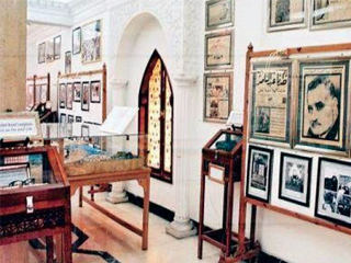 كرموه بالهتافات  وأهملوا متحفه لسنوات !!