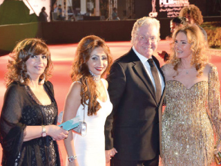 رسالة سلام بتوقيع نجوم العالم