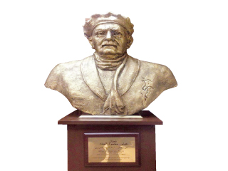 التماثيل المصرية «بتزغرد» فى روسيا