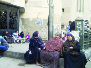 أحلام البسطاء تنتظر عصا الرئيس السحرية!