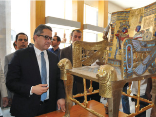 تبوح بأسرارها أوراق خوفو.. ومستنسخات توت