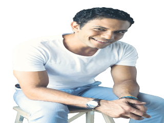 احترف العزف على الدرامز من أجل «تراب الماس»  آسر ياسين:  مستعد للعالمية