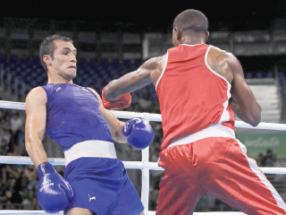 مقابلة مميش   أمل الملاكم حسام بكر