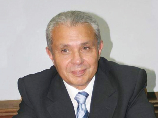 د. حسام كامل أول رئيس منتخب للجامعة: أدائى فى التعيين أفضل من أدائى وأنا منتخب!