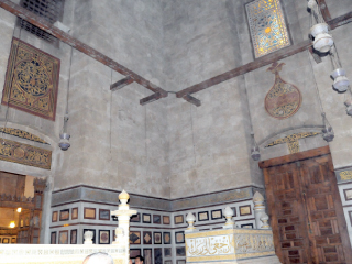 من المسئول عن سرقة الرفاعى؟!