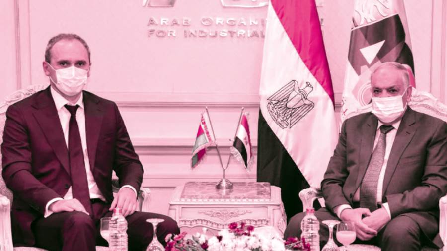 الفريق التراس مع سفير بيلاروسيا