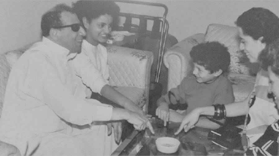 سيد مكاوى فى البيت