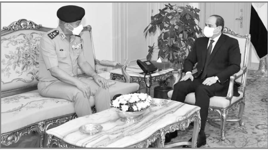 الرئيس السيسى خلال اجتماعه بوزير الدفاع