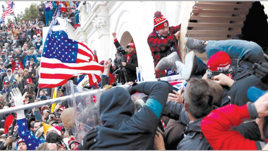 اقتحام الكابيتول الأمريكى