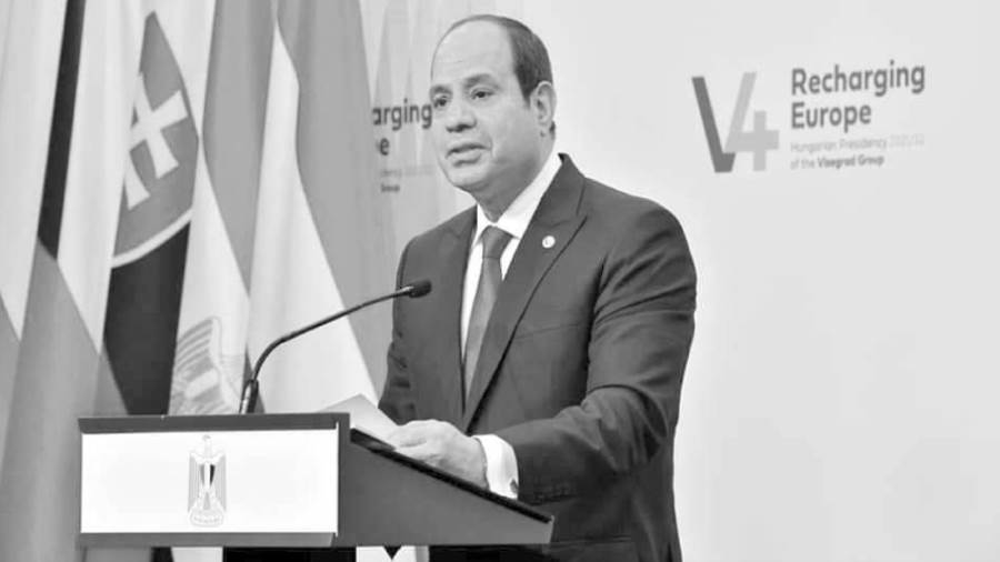 الرئيس متحدثا أمام قمة فيشجراد