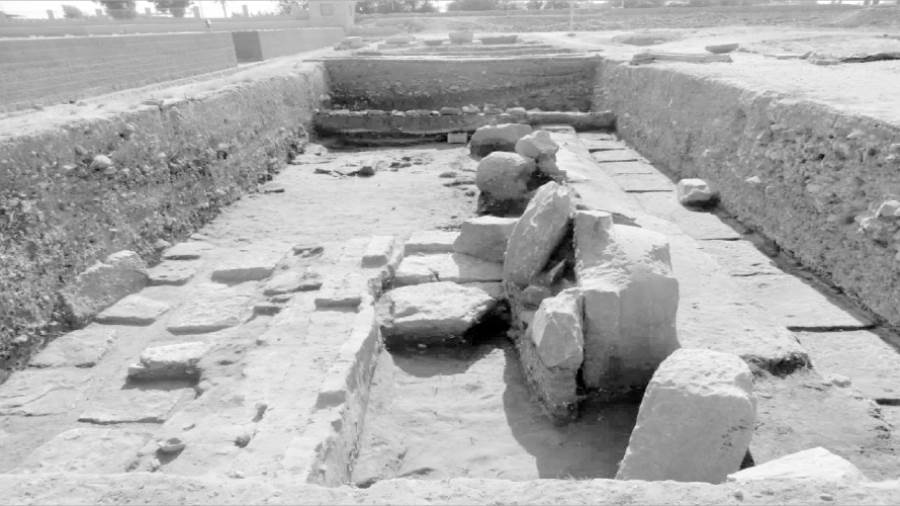 بعض اكتشافات صالة الأعمدة