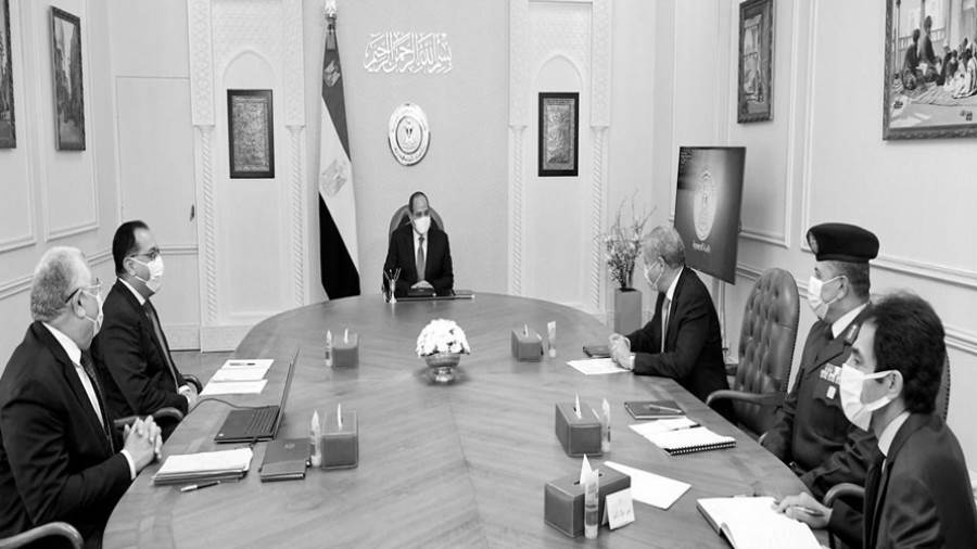 الرئيس يستعرض موقف المخزون الاستراتيجى وتوافر السلع بالأسواق