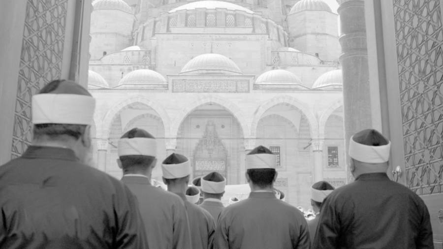 فيلم صبى من السماء أحداثه تدور فى القاهرة