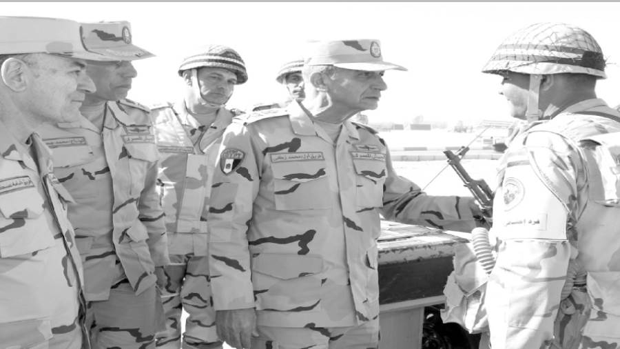 وزير الدفاع ورئيس الأركان يشهدان إجراءات تفتيش الحرب