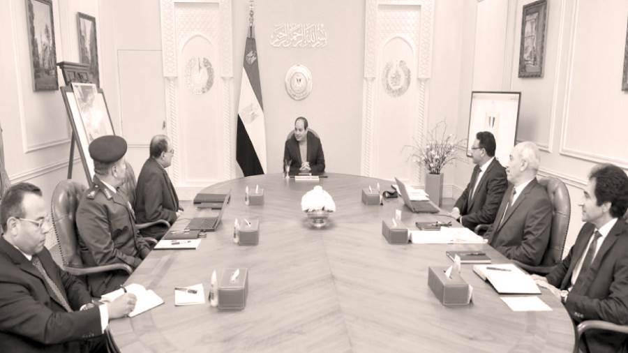 الرئيس السيسي يتابع الموقف التنفيذي لتنمية سيناء