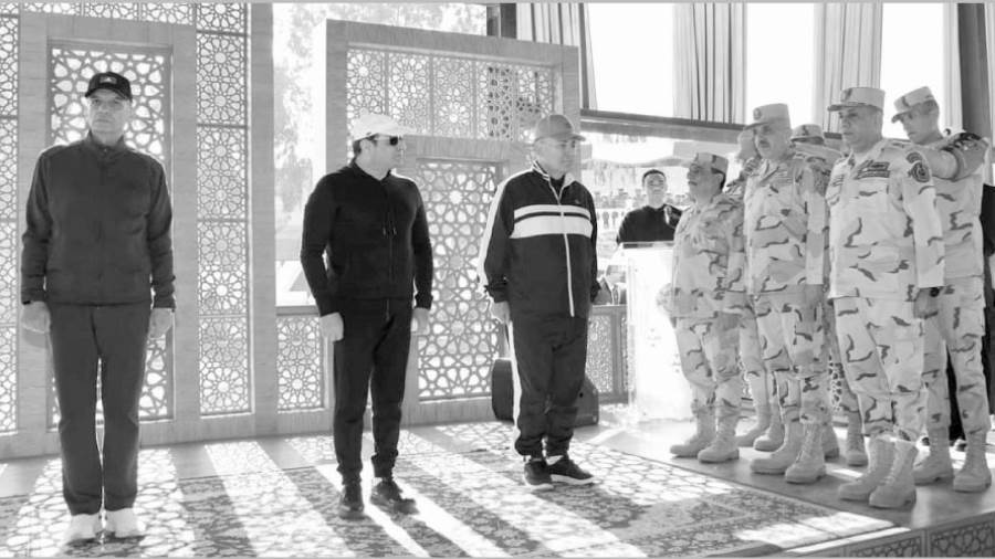 الرئيس يشهد ترقية قيادات بالقوات المسلحة