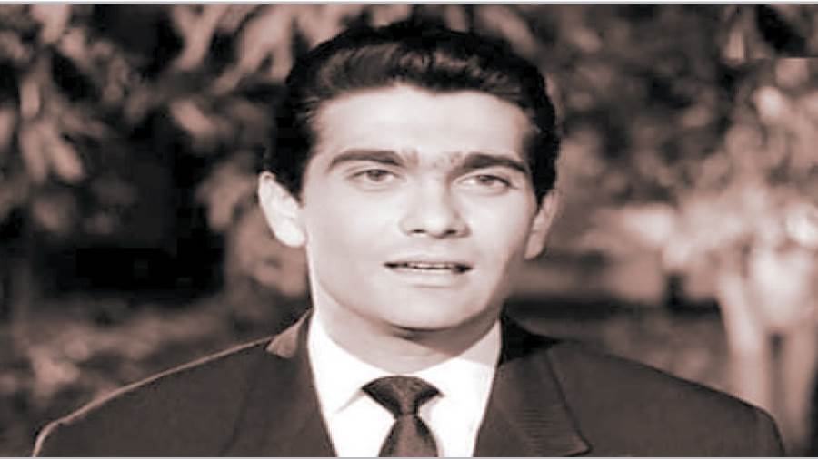 فى أول أفلامه رحلة غرامية