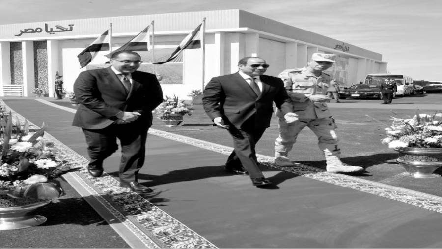 الرئيس يتفقد اصطفاف التل الكبير