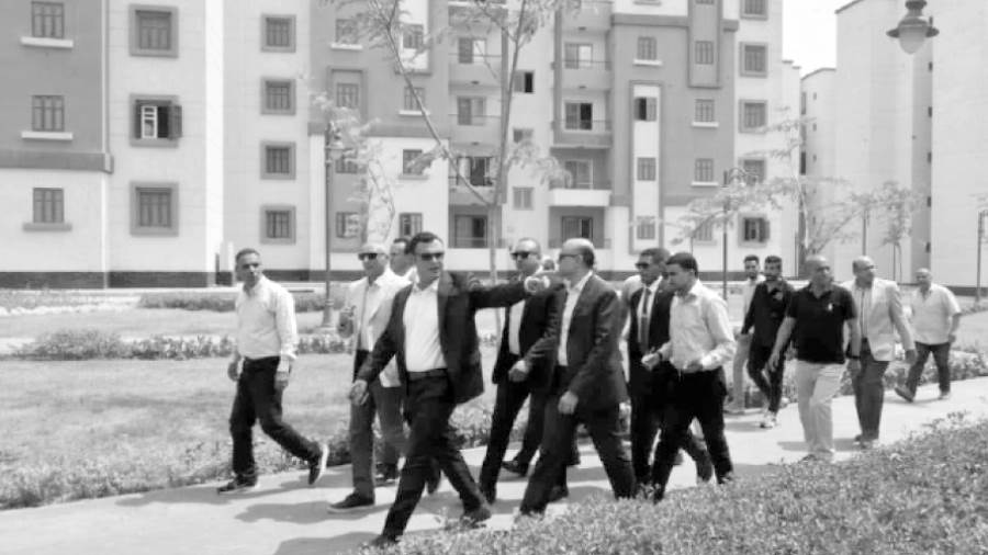 خلال جولة وزير الإسكان