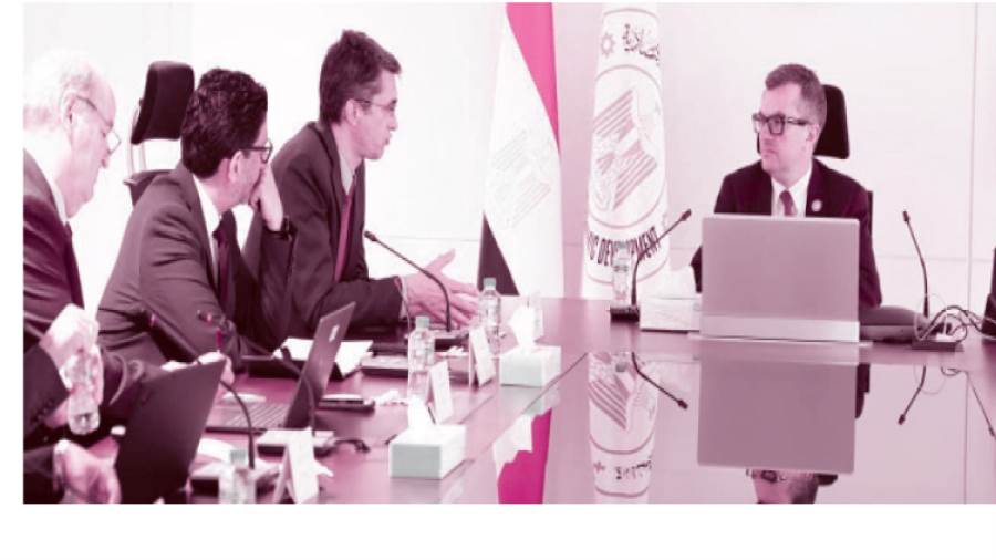 وزير التخطيط خلال لقاء مسئولى البنك الدولى