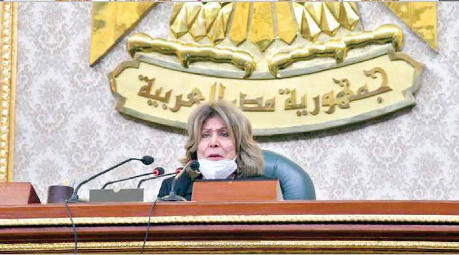 فريدة الشوباشى أول امرأة تدير الجلسة الإجرائية للبرلمان فى تاريخ مصر
