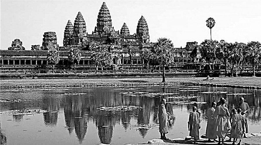 درست أماندا المعابد الطحلبية فى إنجكور بكمبوديا