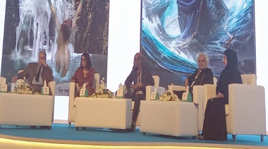 خلال ندوات الملتقى