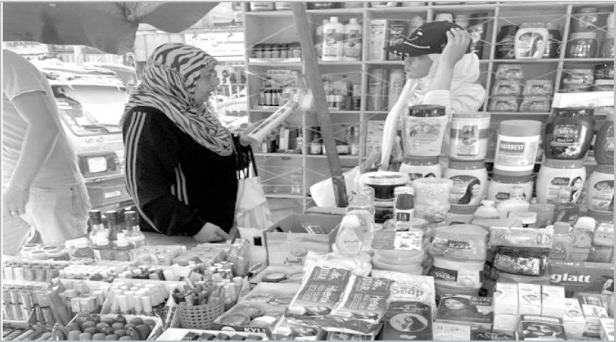 عبوات معبأة يدويا تباع على أنها أصلية