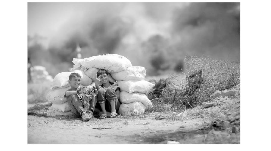أطفال غزة.. يتحدون نذالة المحتل الصهيونى