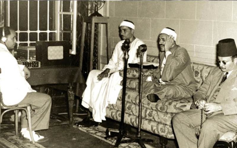 فاروق يستمع إلى إسماعيل والفشنى