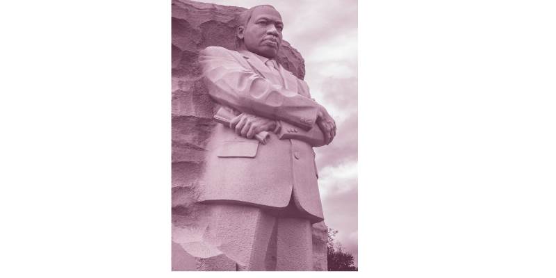 تمثال تخليداً للمناضل الأمريكى