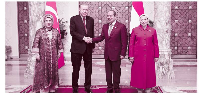 الرئيس السيسى والسيدة قرينته يرحبان بالرئيس التركى والسيدة قرينته