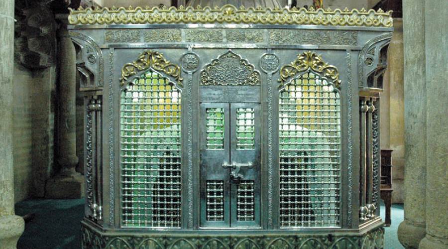 ضريح السيدة رقية