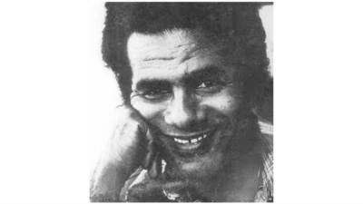 محمد حمام الفنان عاشق «بيوت السويس»