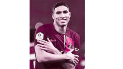 هل يجاور «حكيمى» «صلاح» فى ليفربول؟