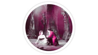 ميكانيكية «الضوء» على خشبة المسرح