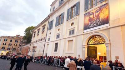 «كنوز مصر» بالخارج تبهر العالم