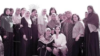 عايشين بخيرها