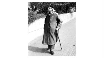 تناقضات توفيق الحكيم!