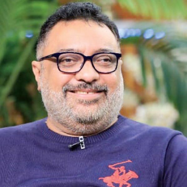 إنهم يمسحون الأغانى